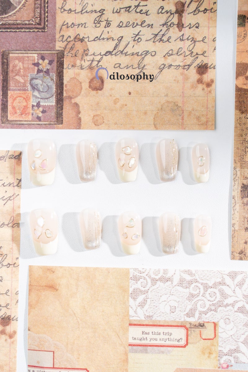 Nailosophy أظافر جل مضغوطة يدوية الصنع بلون الفستق الأخضر فرنسي مع قواقع | شكل كوفين - Image 2